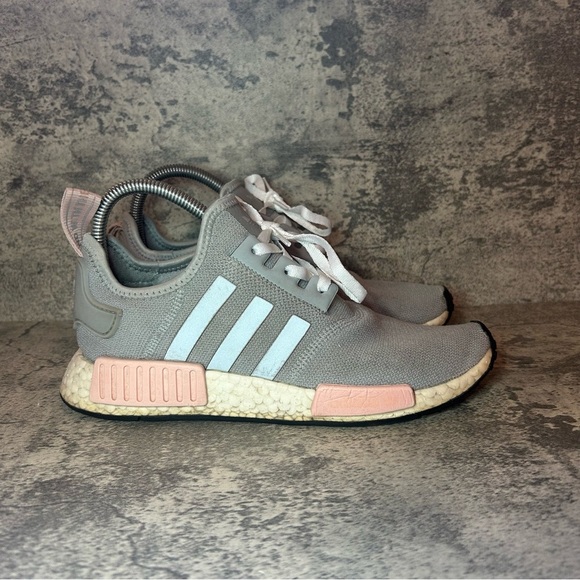 Adidas NMD R1 Sneakers BY3058 Womens sz 8 grey/pink - Picture 1 of 7